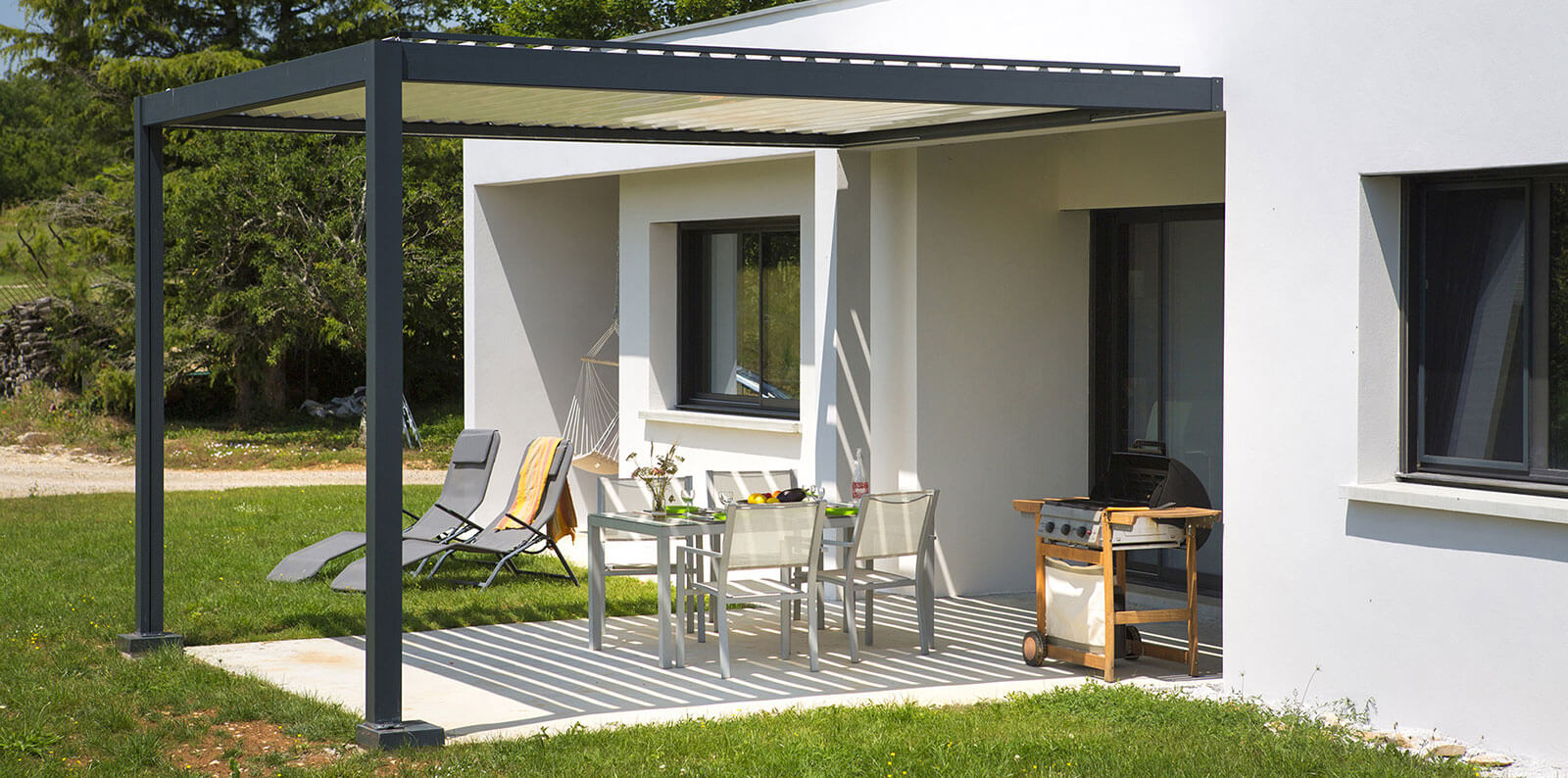 Pergola bioclimatique à Frontignan